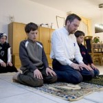 Usai Shalat Jangan Langsung Kabur