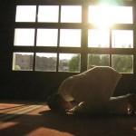 Shalat dan Puasa Agar Dicintai Seseorang